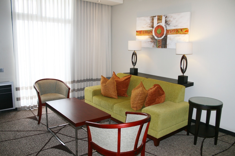 Premier Hotel East London ICC 52/75