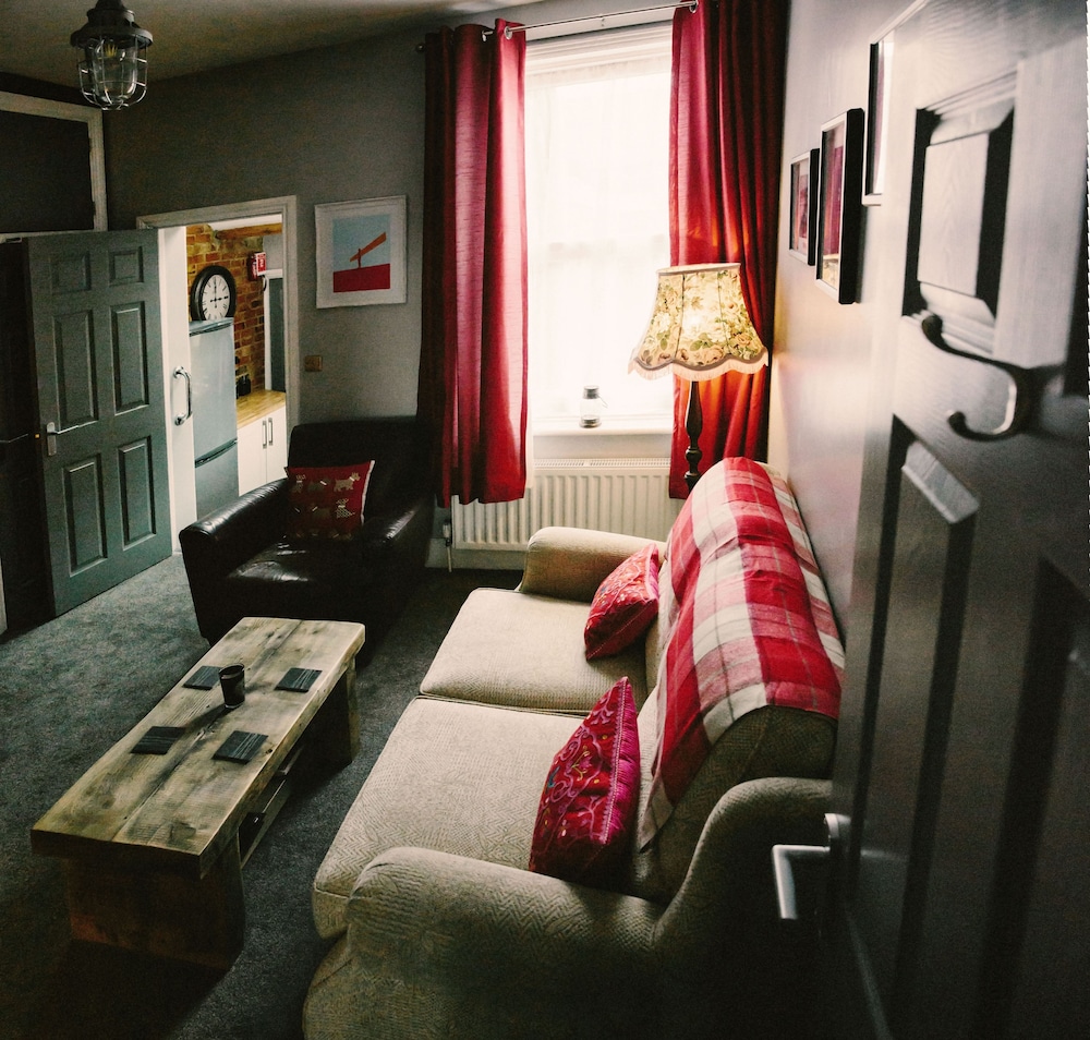 Coalminer's Cottage 29/37