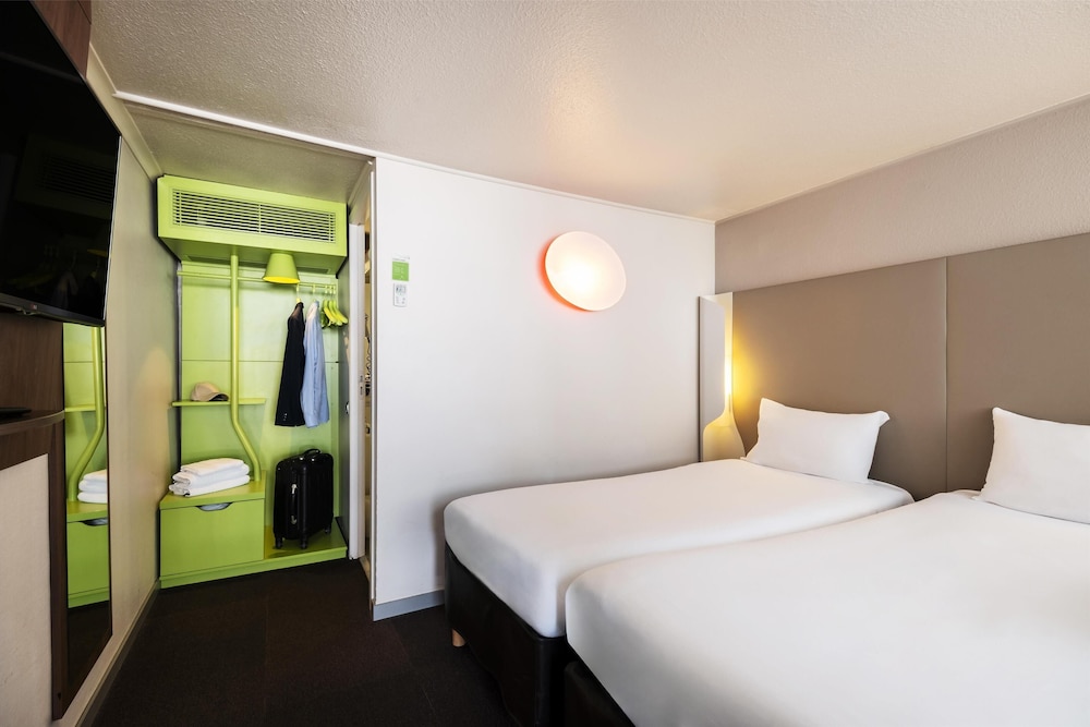 Standard, Twin Beds