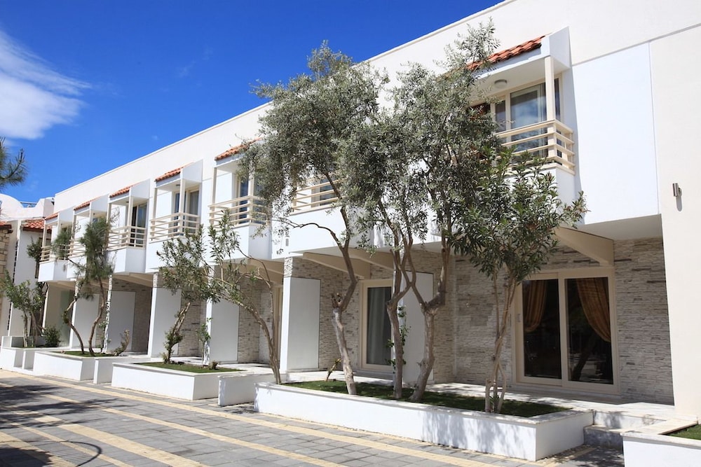 Delfi Hotel And Spa 65/67