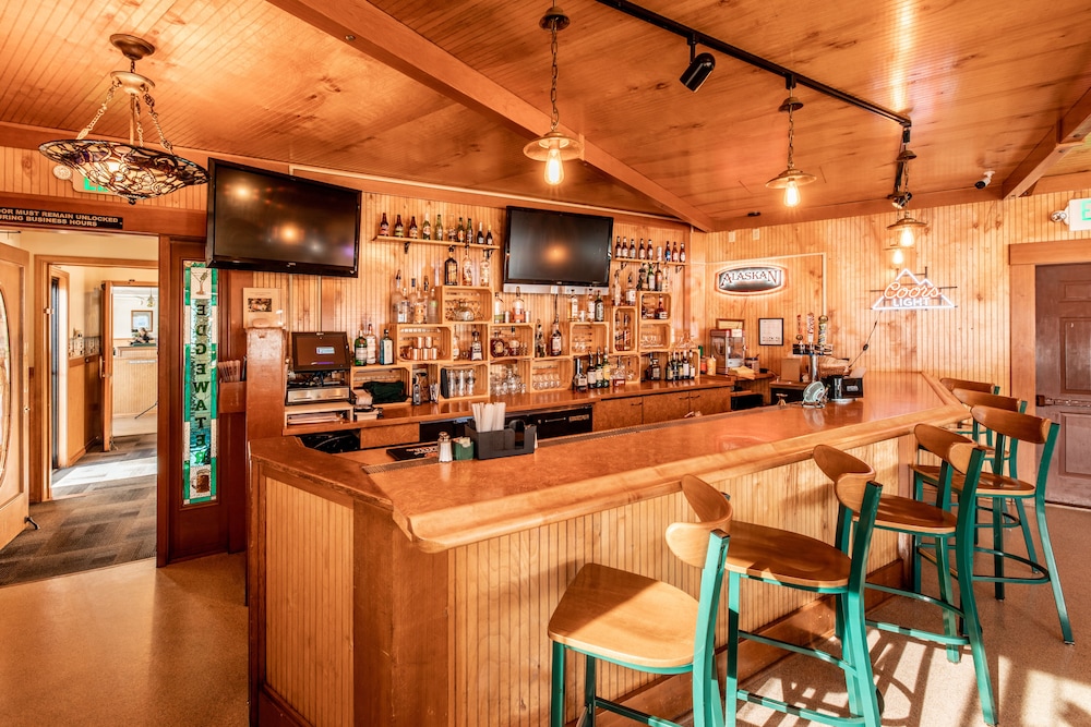 The Ketch Inn and Marina 44/65