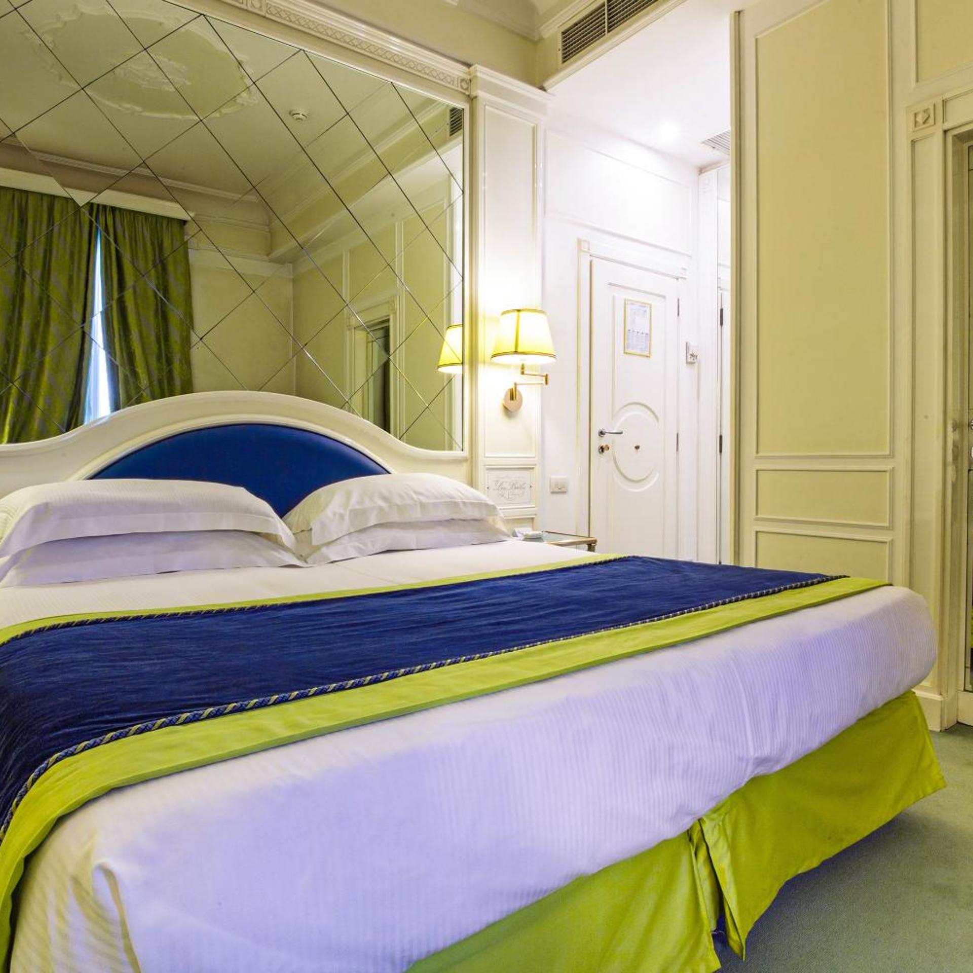 غرفة كلاسيكية بسرير مزدوج أو سريرين منفصلين بإطلالة على المسبح، Grand Hotel Des Bains 6/10