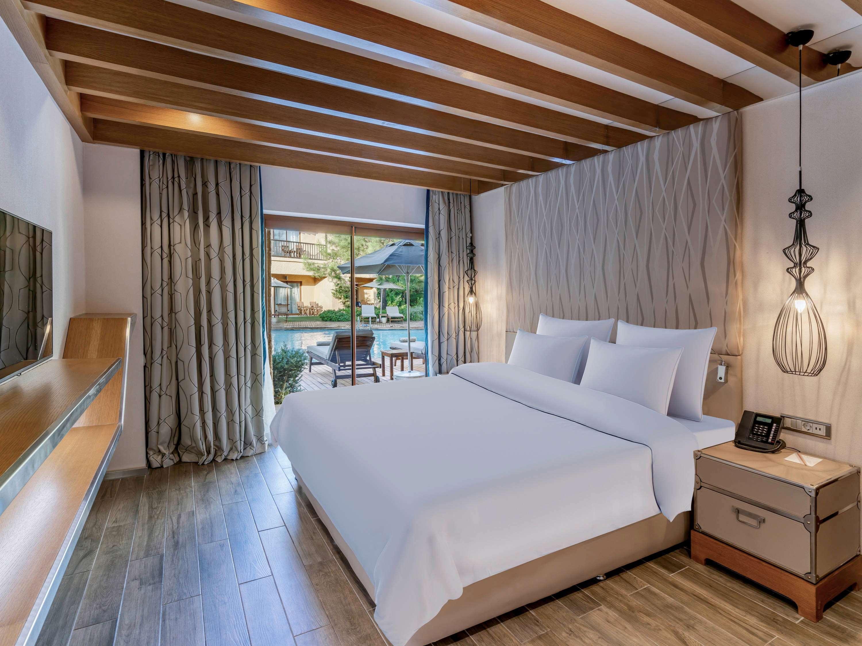 SWIM UP, LEGENDARY, SUITE