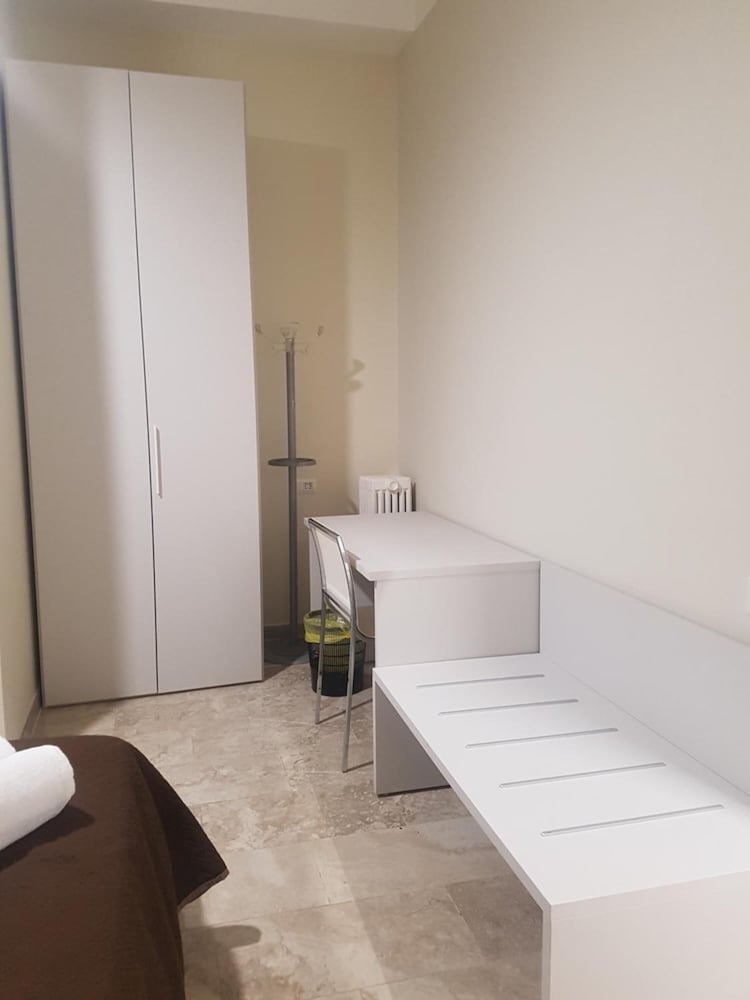 Emmy Hotel 31/32