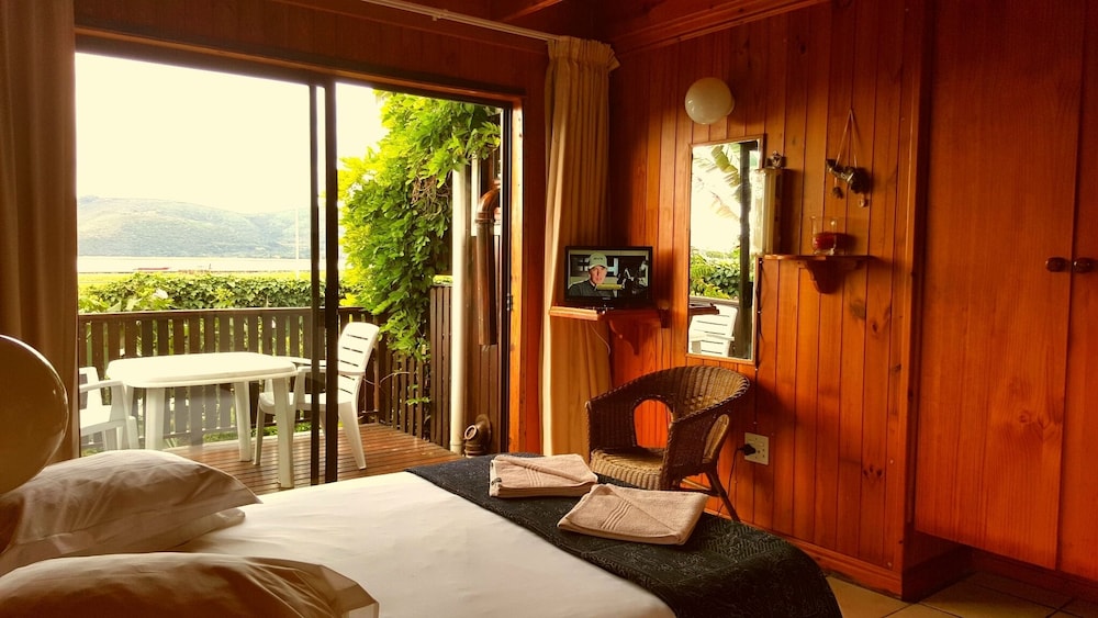 Lakeside Knysna Accomodation 12/42