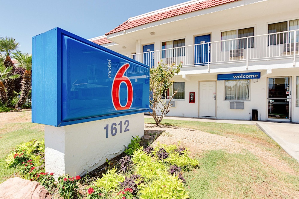 Motel6 Tempe, AZ - Scottsdale South 40/46