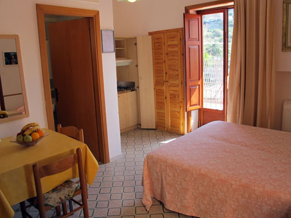 HOTEL RESIDENCE VILLA MARINÙ 28/72