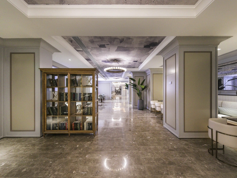 Mercure Xian Downtown 8/71