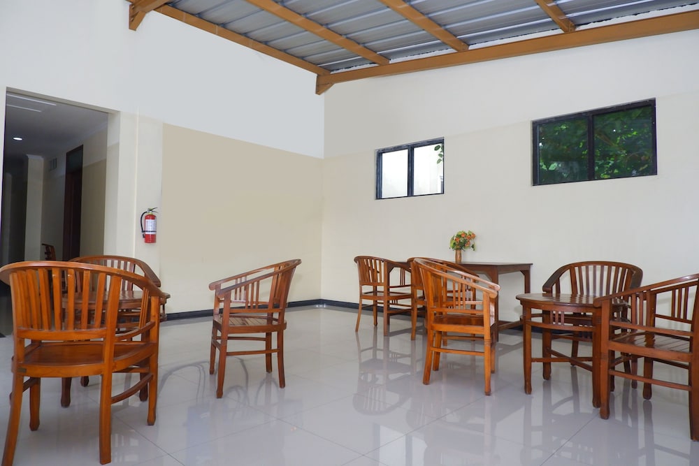 Oyo 856 Hotel Pelangi Indah 6/14