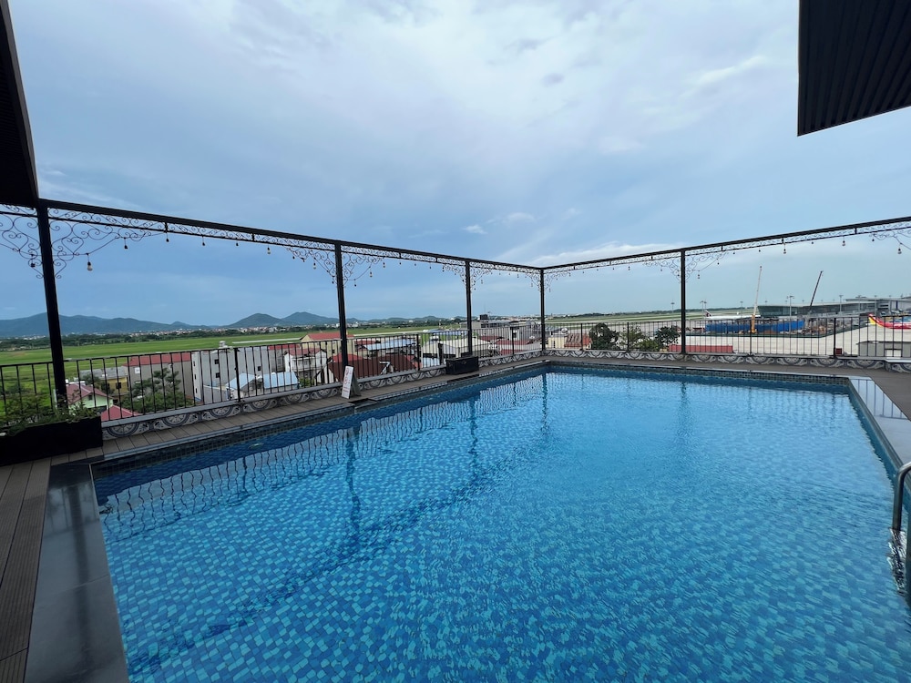 Paragon Noi Bai Hotel and Pool 26/49
