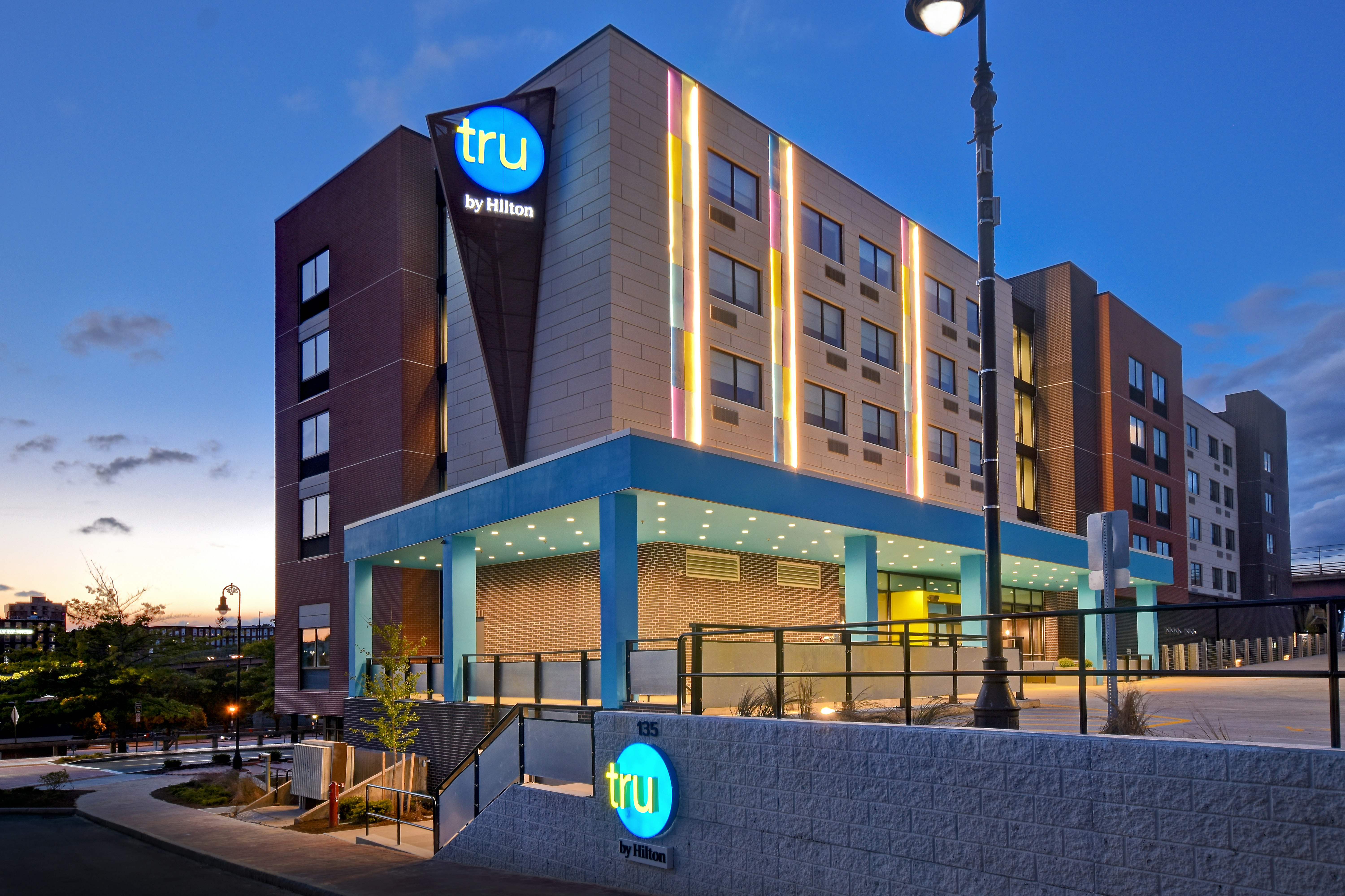 Tru By Hilton Manchester Downtown 2/27