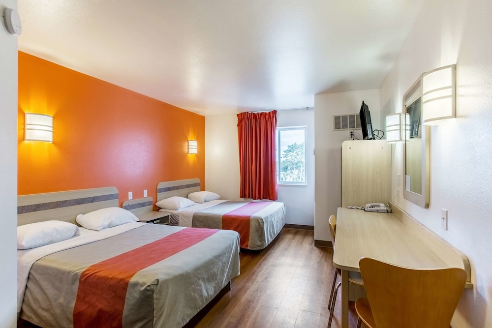 Motel6 Baraboo, WI - Lake Delton 15/49