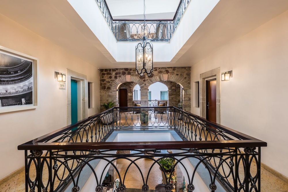 Edelmira Hotel Boutique 54/56