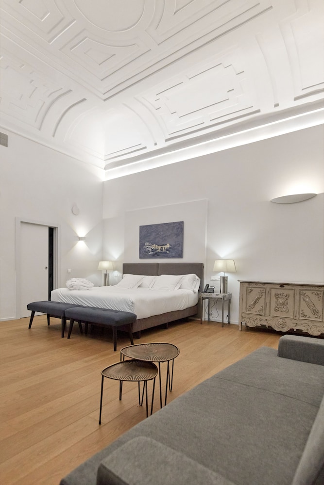 Posada de la Silleria 57/63