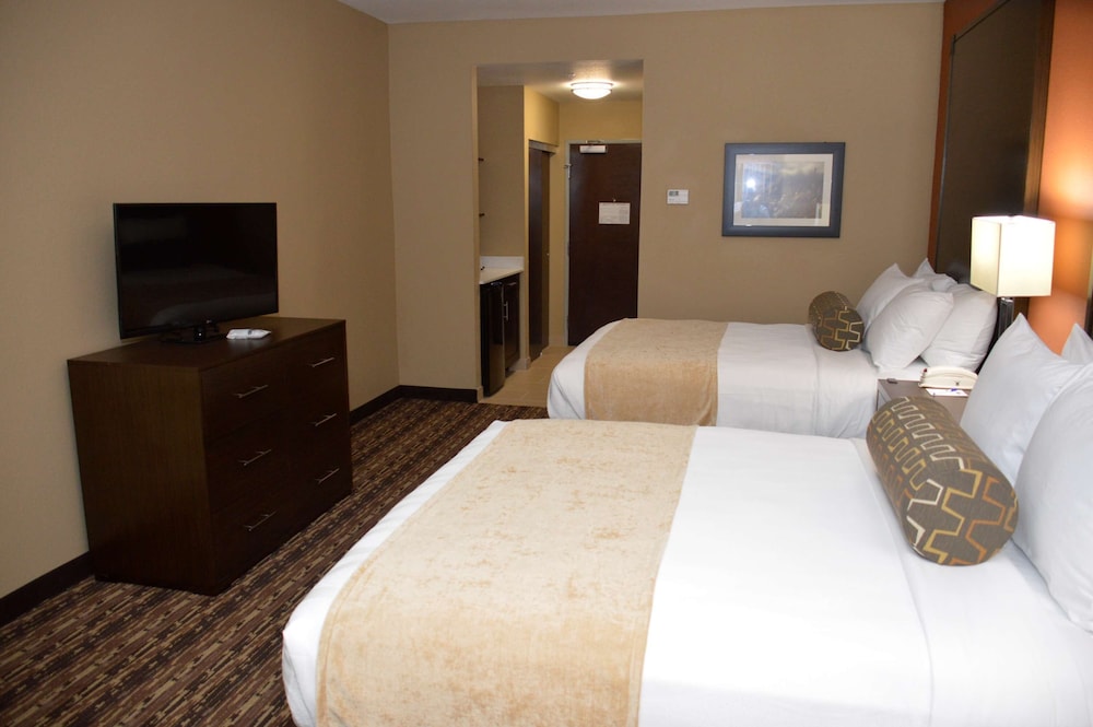 Best Western Plus Elmendorf Hotel 3/31