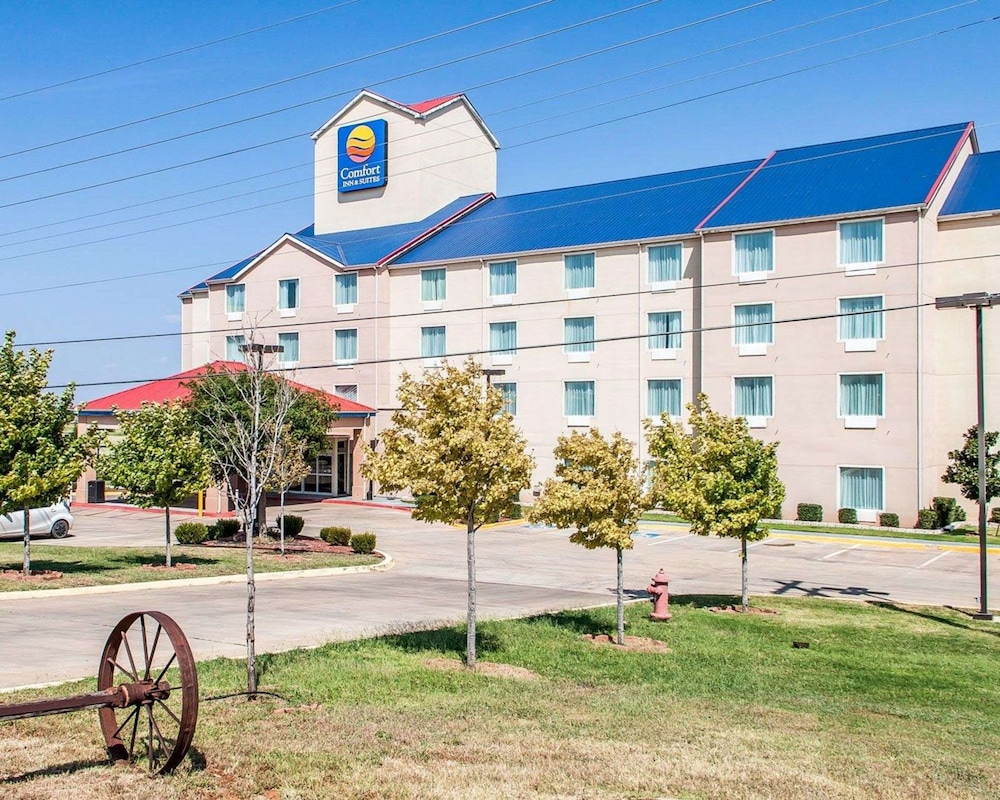 Comfort Inn & Suites Elk City South 2/37