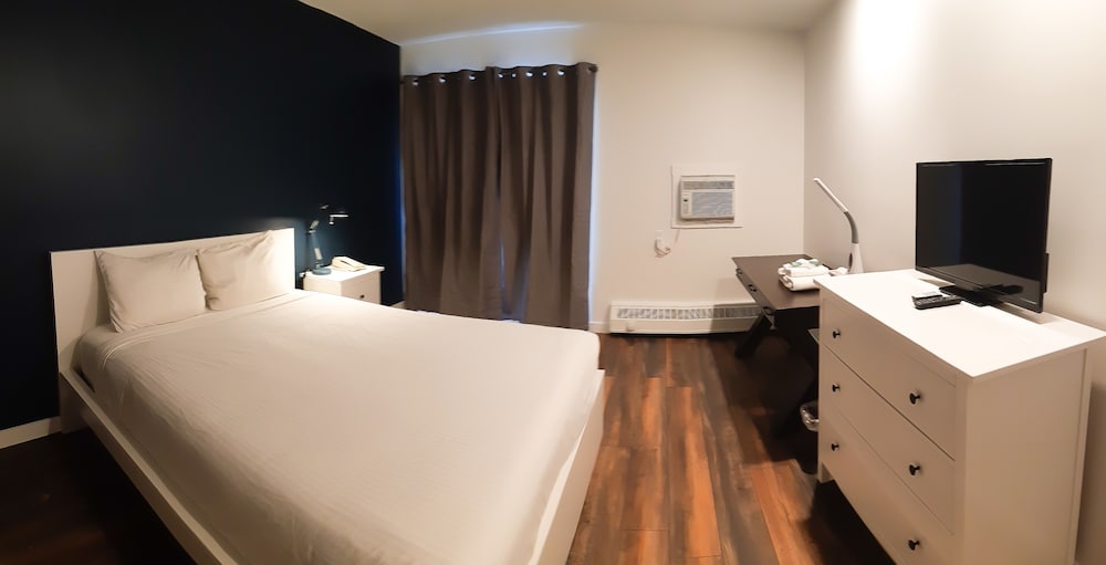 Cloud 9 Inn 11/72