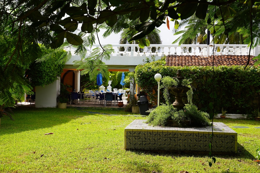 Villablanca Hotel 38/50