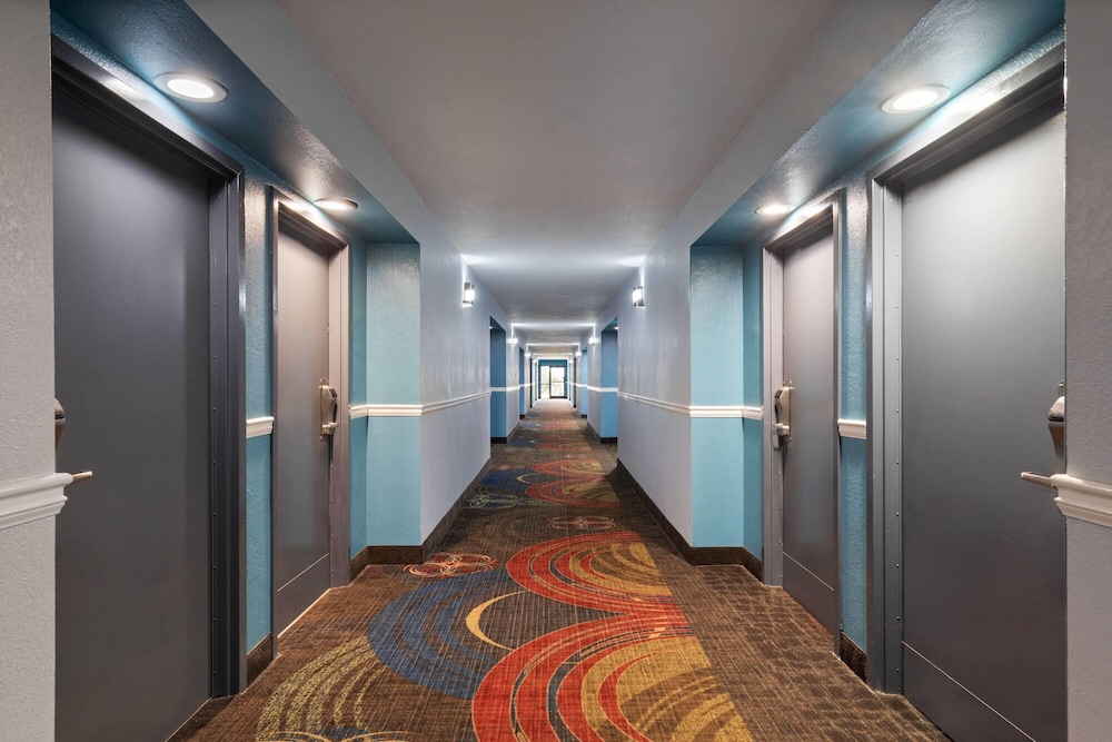 Days Inn by Wyndham Lincoln, AL 45/50