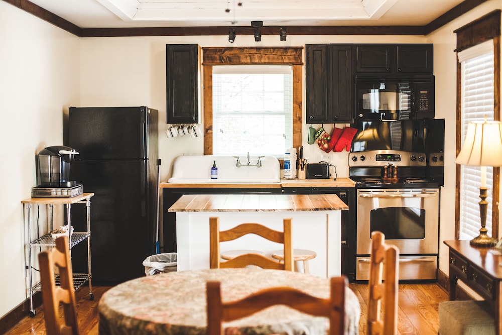 Swamp Rabbit Inn Travelers Rest 40/50