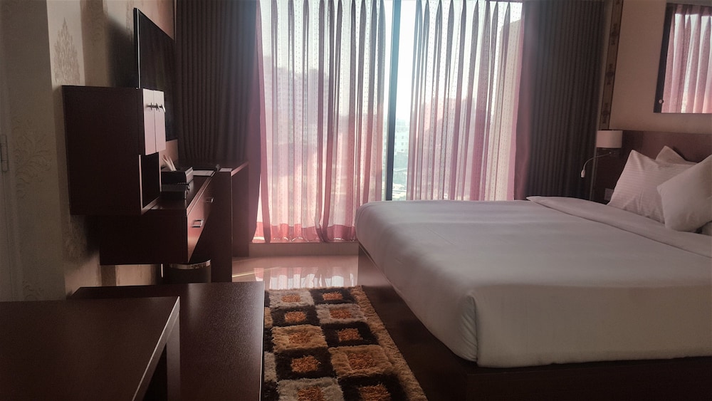 COVENTINA LAKE SUITES 33/65