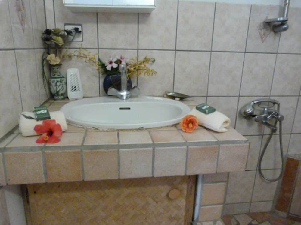 Bora Vaite Lodge 30/31