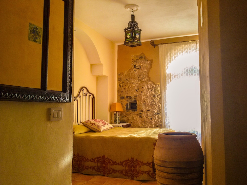 MARULIVO HOTEL 3/50