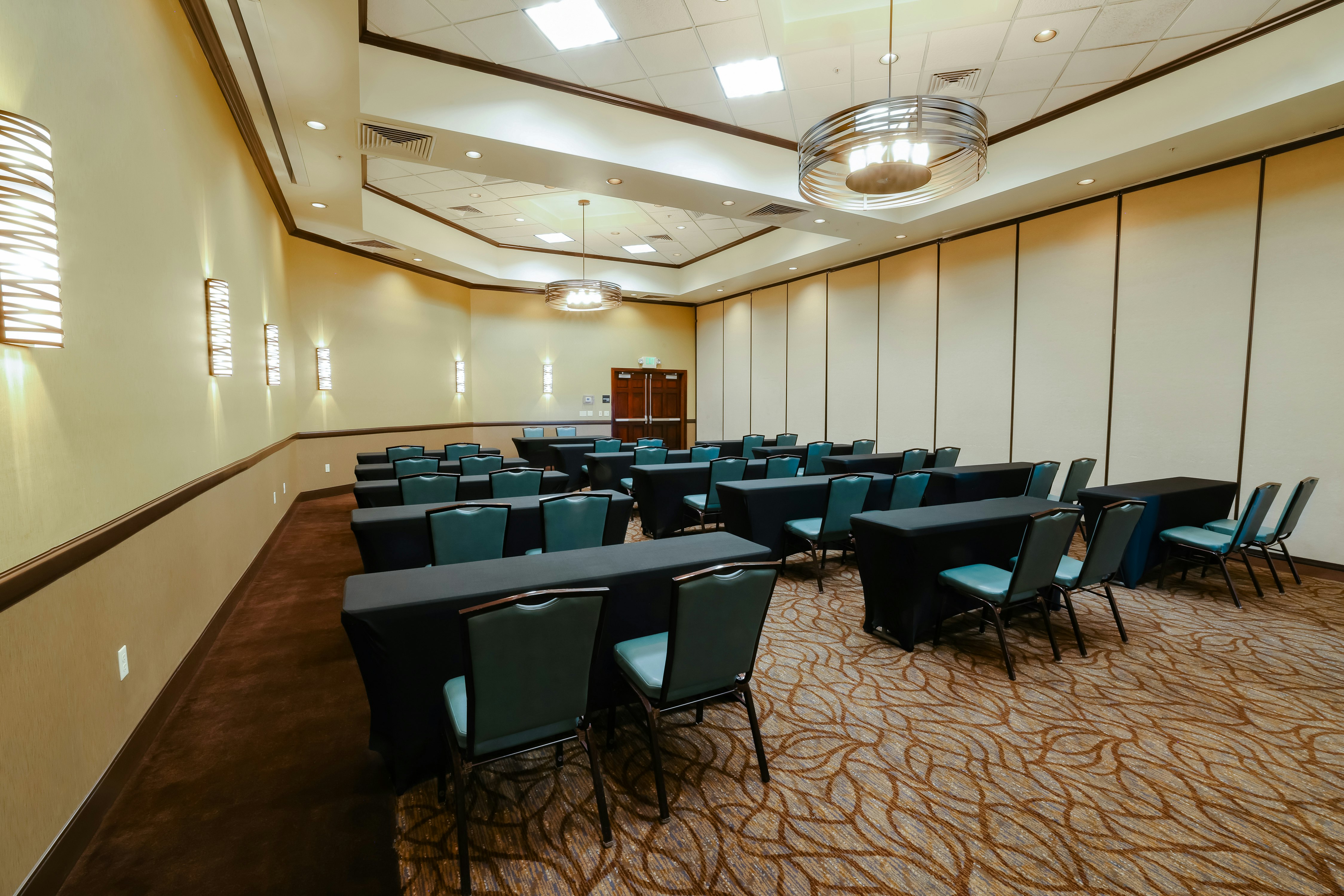 Hampton Inn Suites Salt Lake City Airport 70/82