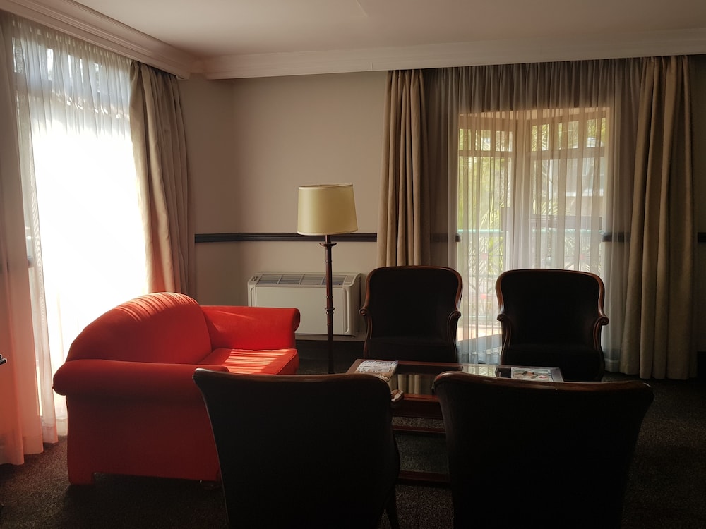 Court Classique Suite Hotel 30/50