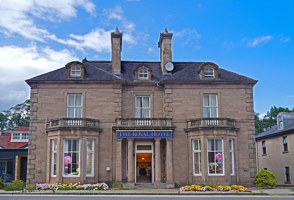 The Royal Hotel 4/50