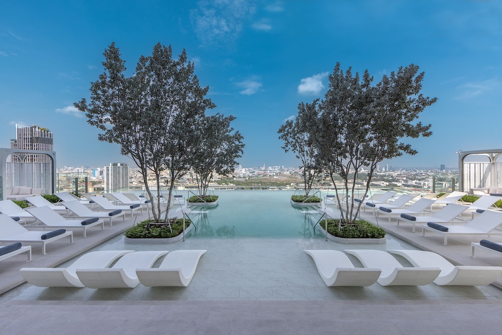 Eastin Grand Hotel Phayathai 43/50