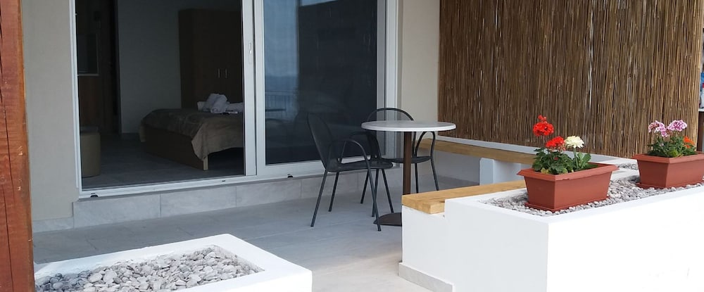 Oceanis Rooms Apartments 3/50