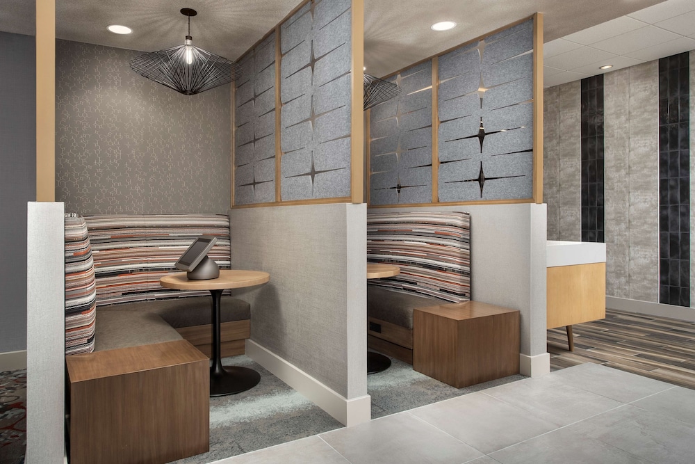 Hampton Inn Boston Logan Airport Chelsea 16/33