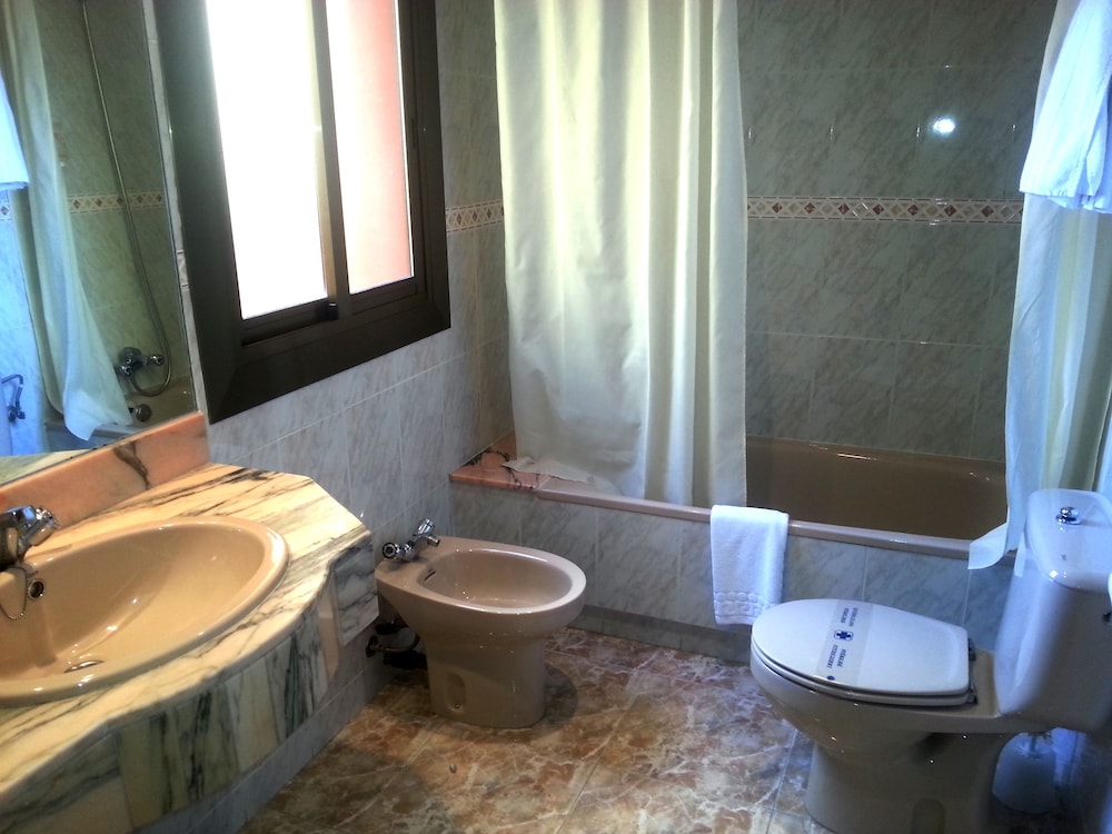 HOSTAL DEL SOL 28/28