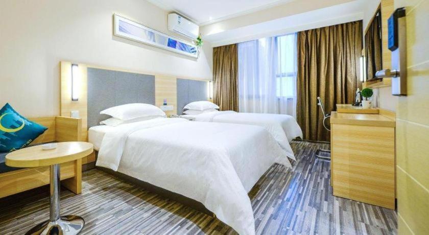 City Comfort Inn (Chongqing Yangjiaping Pedestrian Street Light Rail Station) 19/48