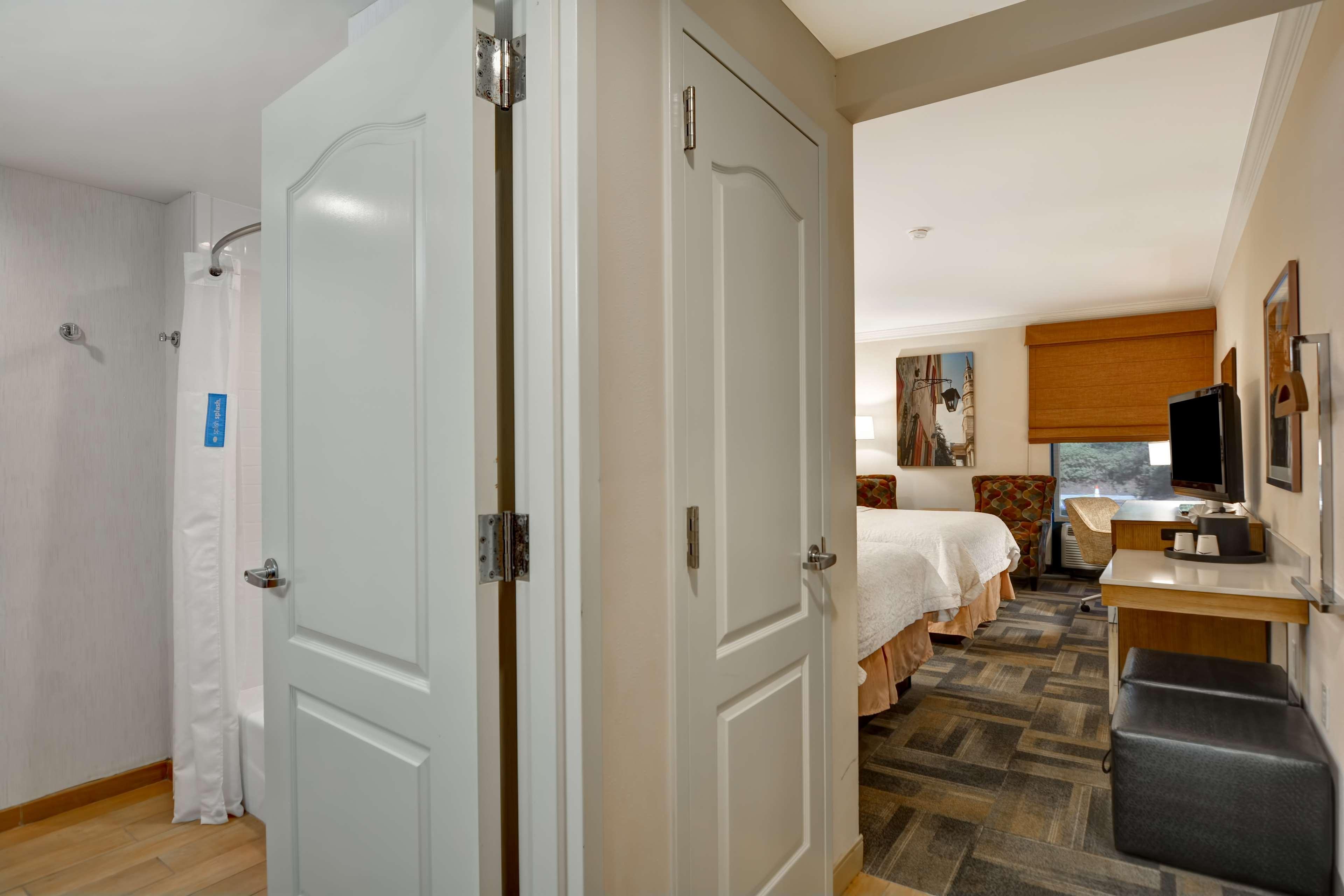 ROOM, 2 QUEEN BEDS, KITCHEN