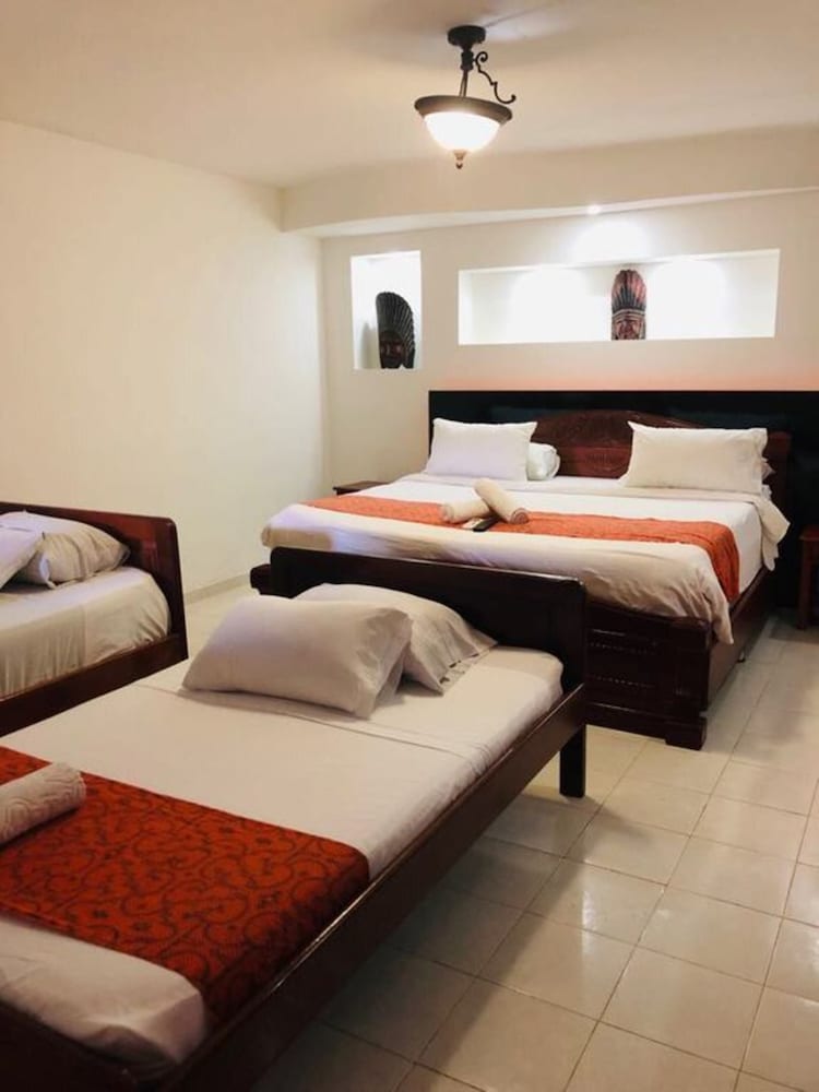 Hotel Yurupary 4/48