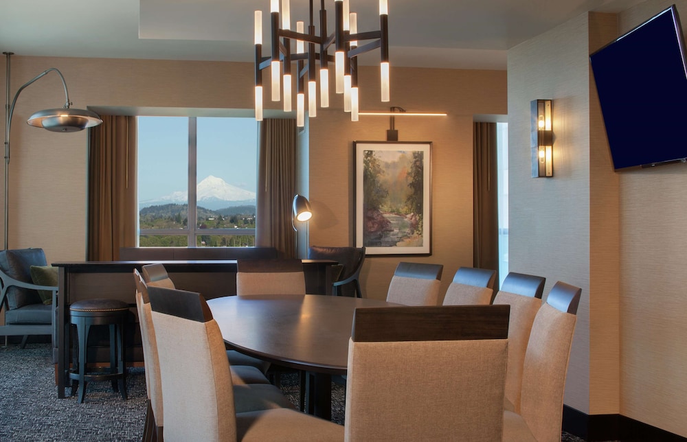 The Porter Portland Curio Collection By Hilton 55/67