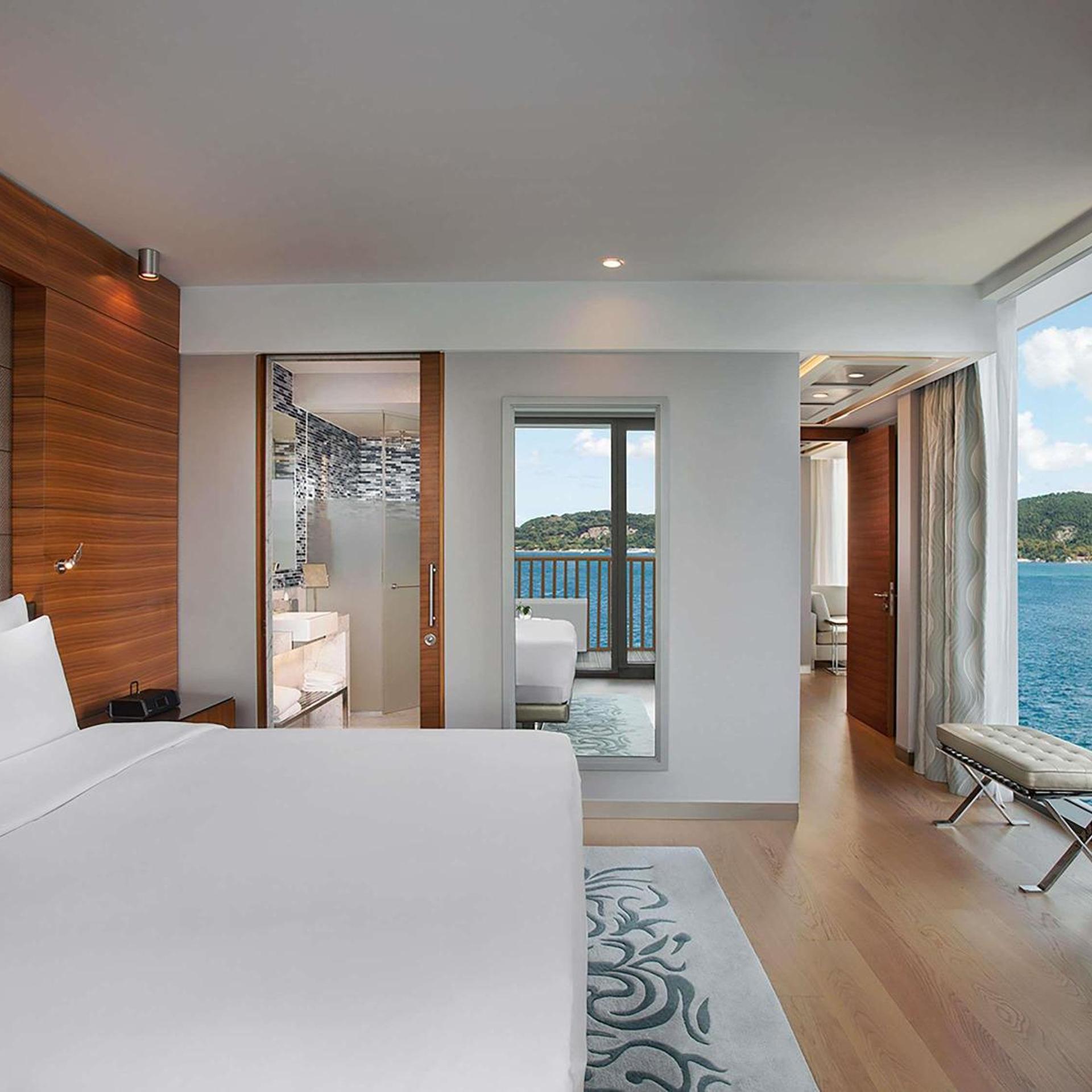 Panoramic, Suite, King Bed, Bosphorus View