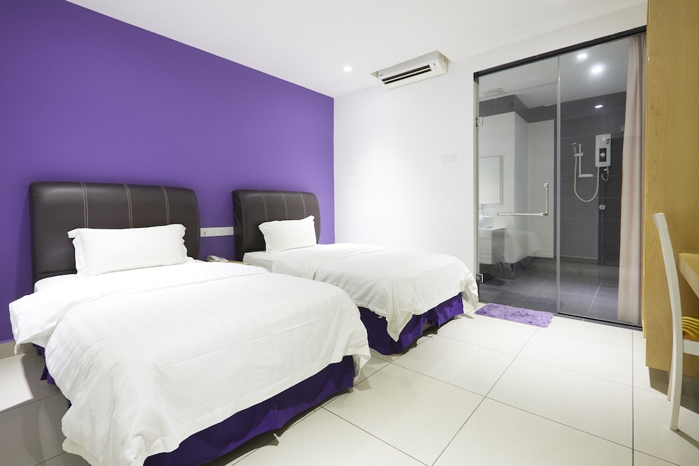 Superior, Twin Beds, No Window