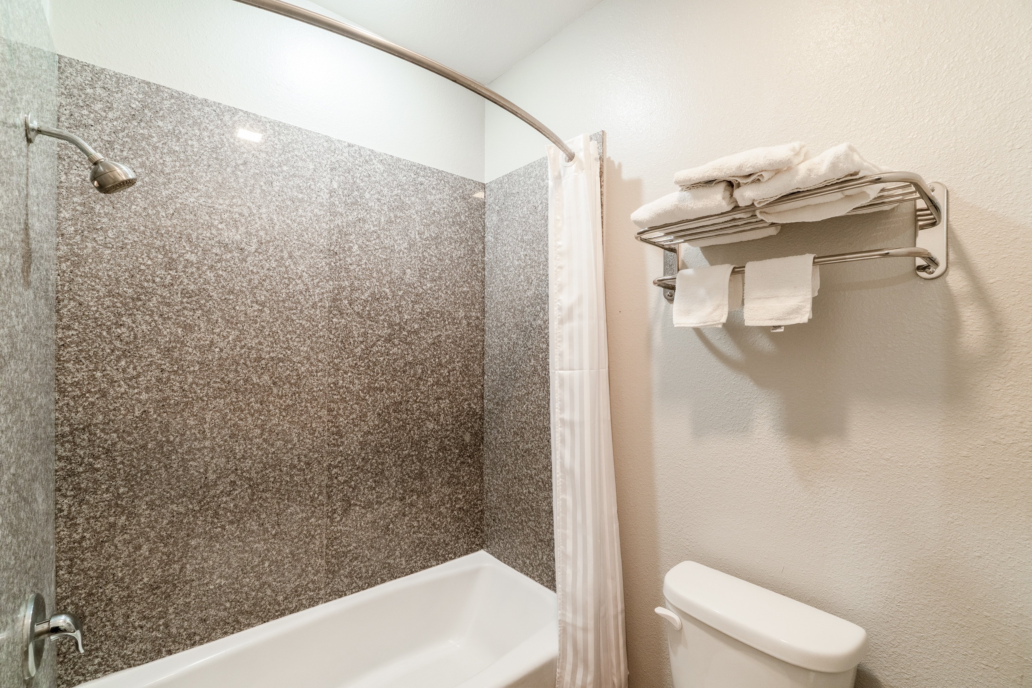 Atria Inn & Suites Kitchenette 41/43