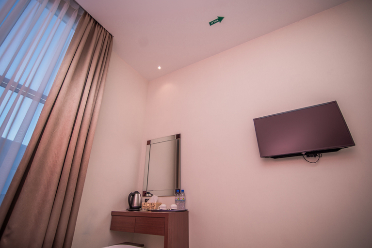 RAV Hotel 7/11
