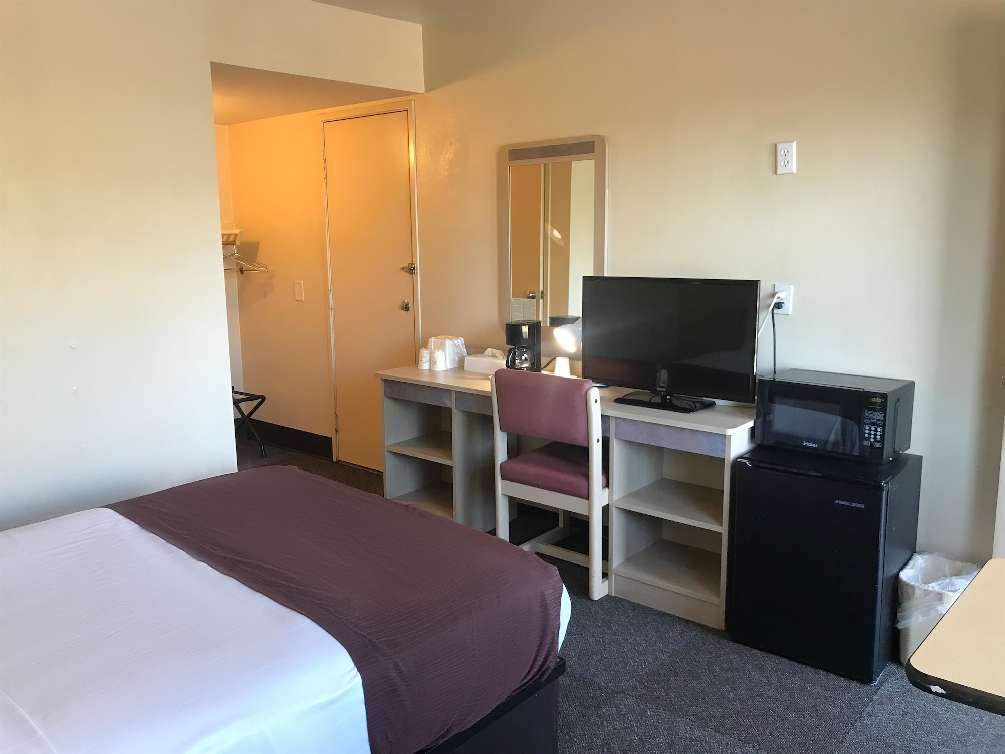 غرفة بسرير مزدوج لذوي الإعاقة، Americas Best Value Inn Lake City 2/6