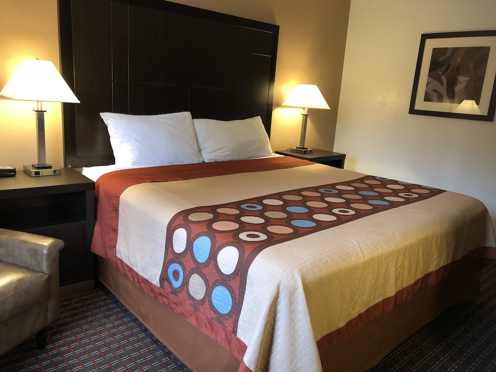 Super 8 By Wyndham Lacey Olympia Area 35/52