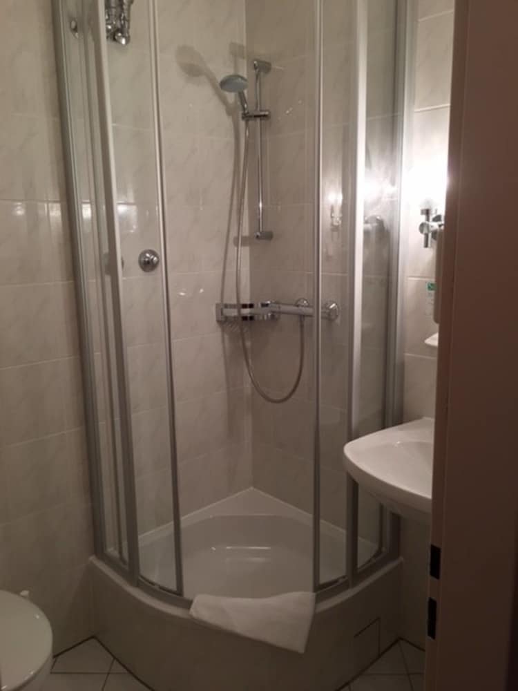 Hotel Benn 44/46