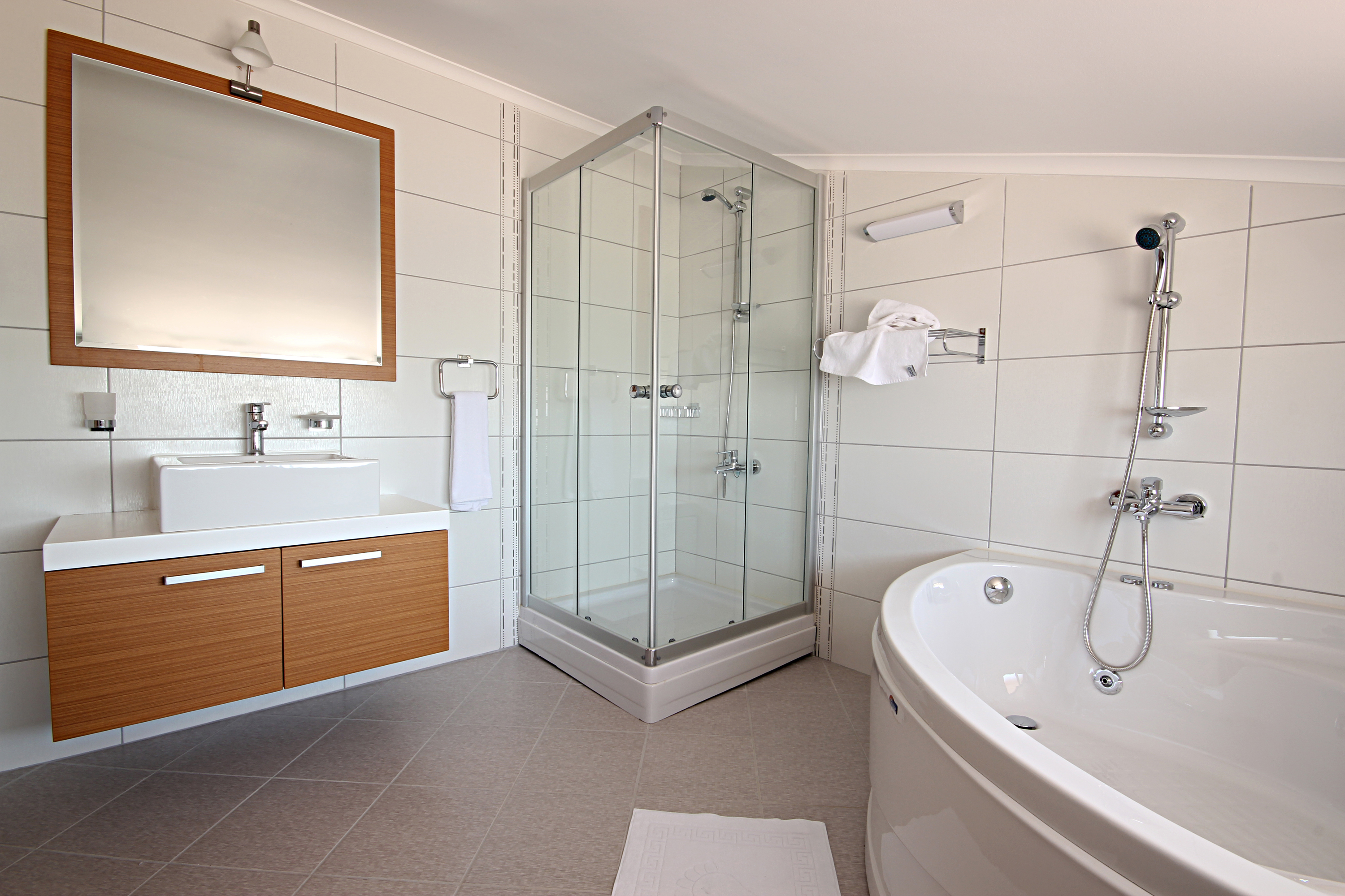 3 Bedrooms, Apartment