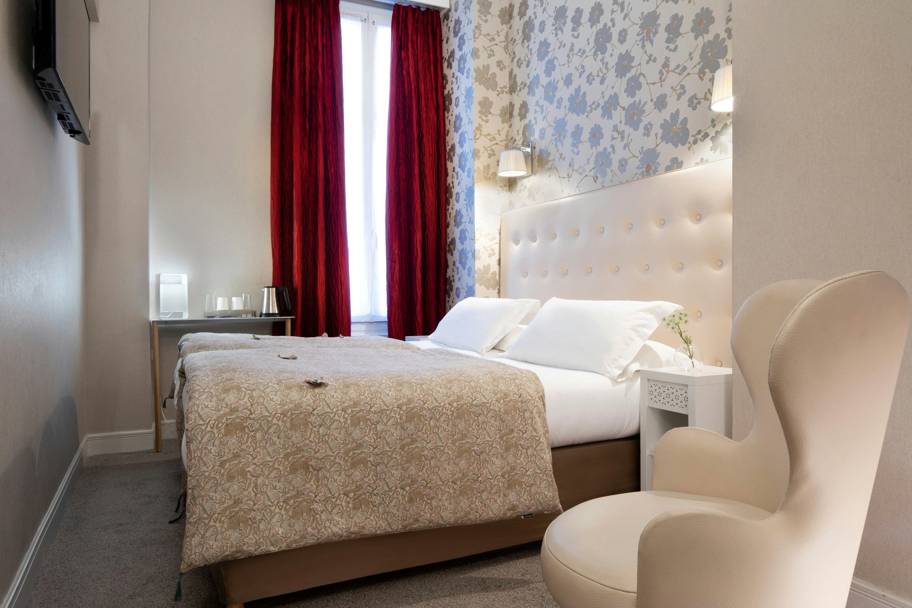Hotel Plaza Etoile 23/24