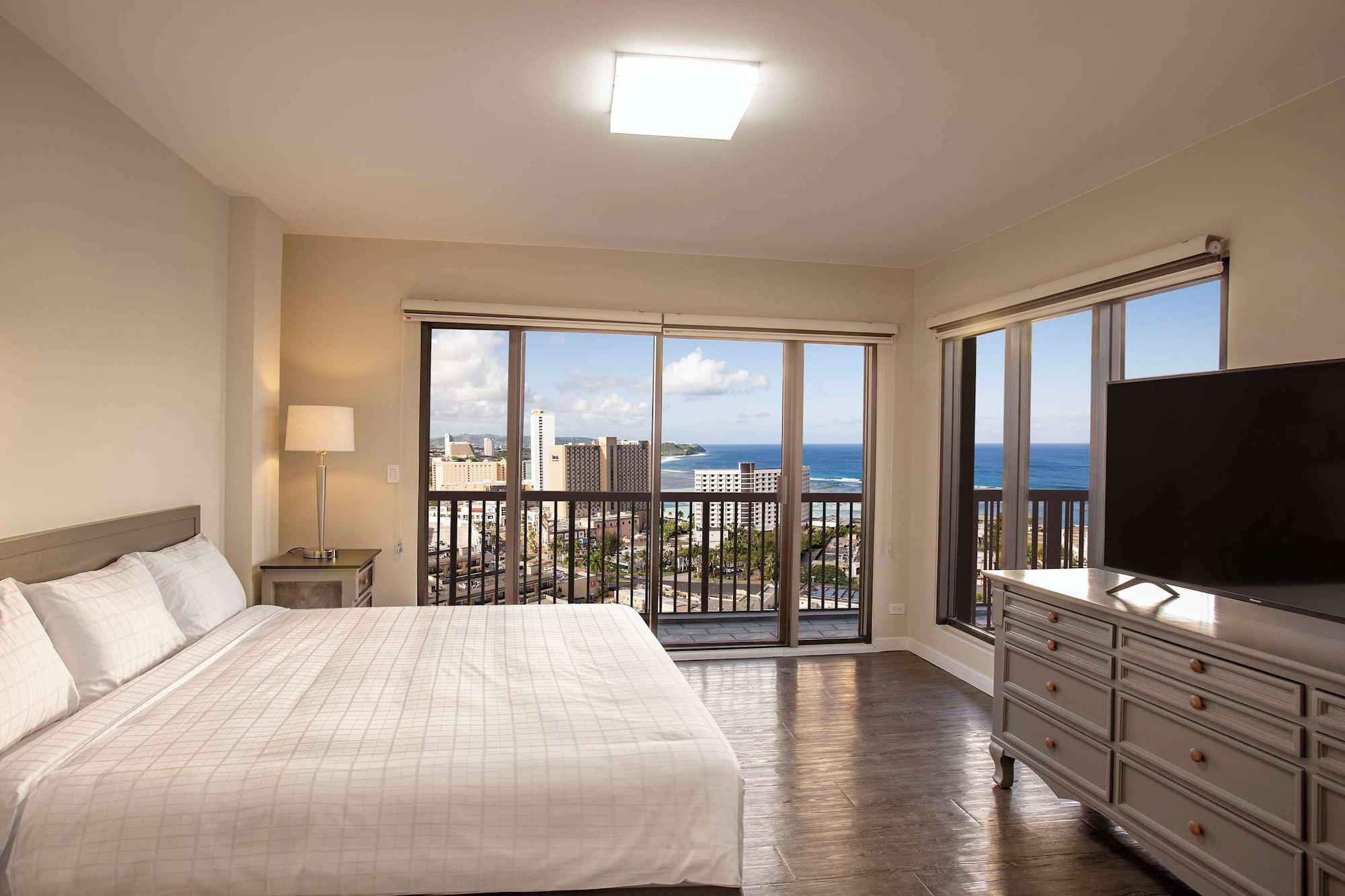 3 Bedrooms, Suite, Apartment, King and Queen and Twin Beds