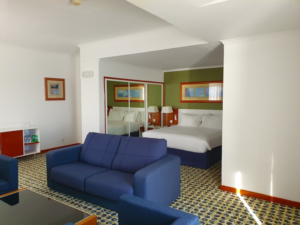 Casa de Sada Algarve Beach Resort, Curio Collection by Hilton 17/27