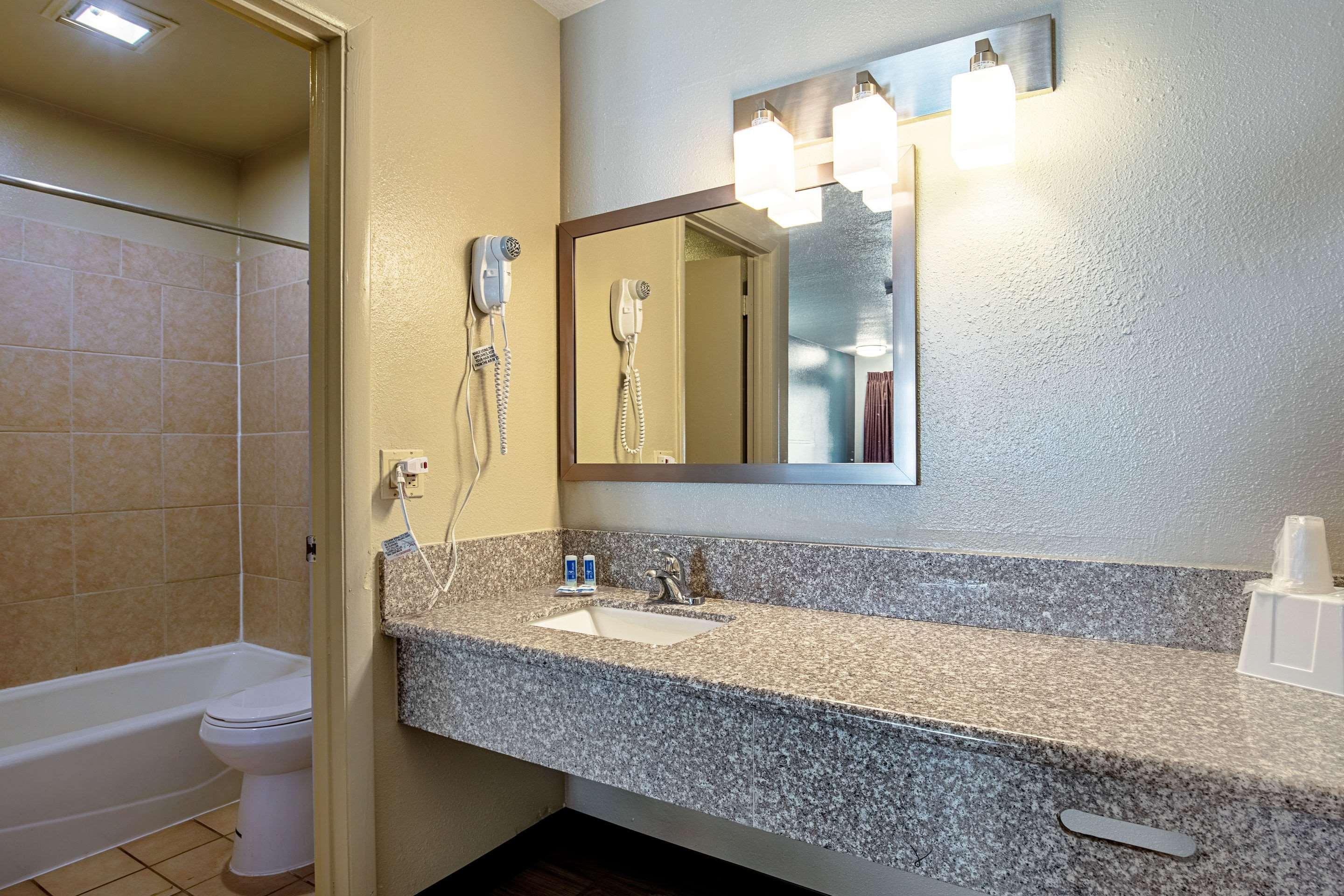 غرفة بسريرين كوين لذوي الإعاقة، Rodeway Inn St George North Near Pioneer Park 3/3